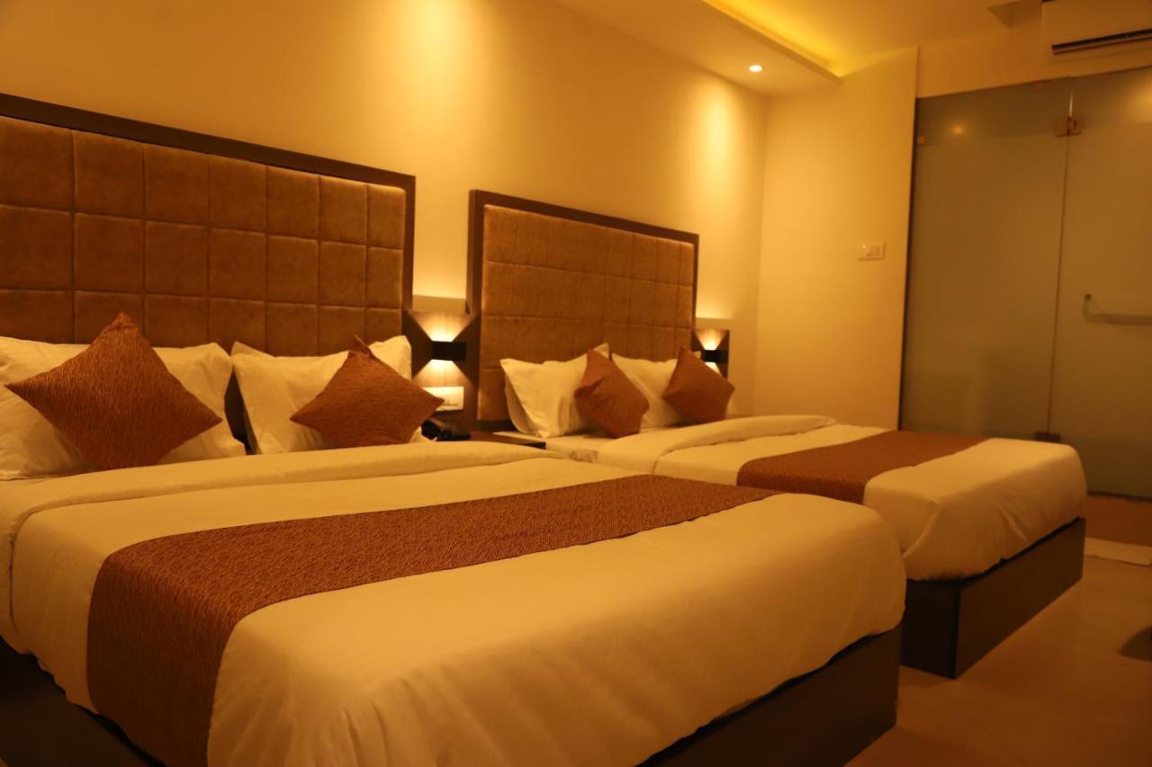Hotel Sai Pritam Мумбай Екстериор снимка