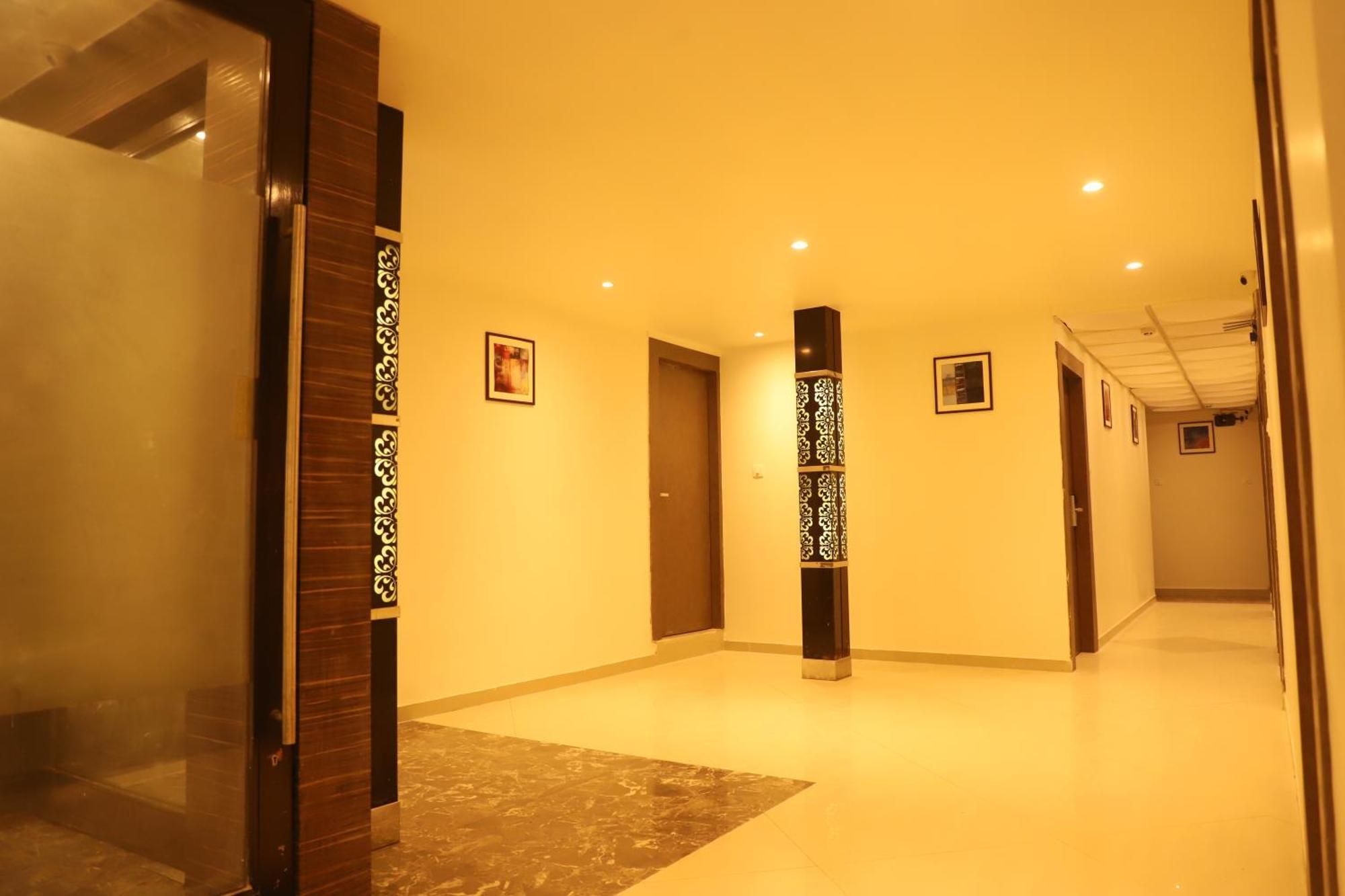 Hotel Sai Pritam Мумбай Екстериор снимка